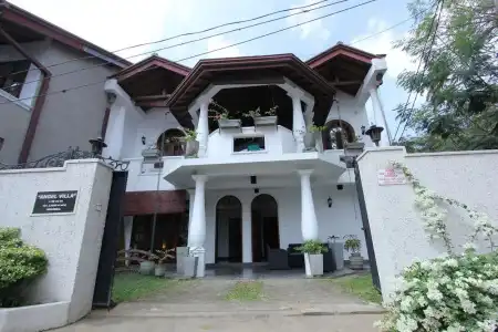 Angel Inn Guest House - 0