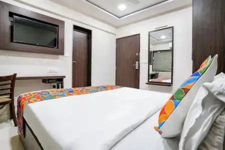 Kamran Residency - Near US Embassy - 50
