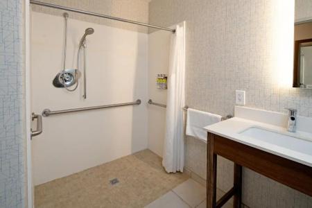 Holiday Inn Express & Suites Fresno South by IHG - 31