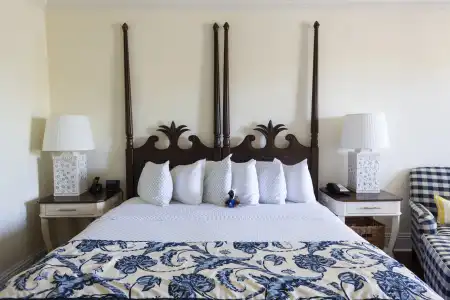Inn at Pelican Bay - 4