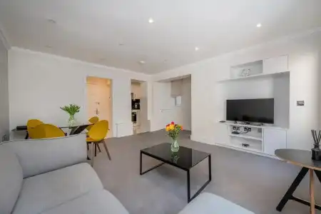Queensgate Court - 77