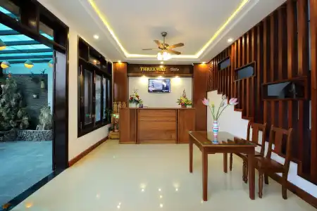 Threeway Riverside Villa - 9