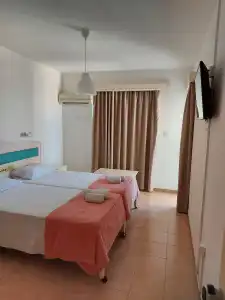 Seagull Apartments - 9