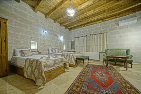 Risus Cave Suites - 34