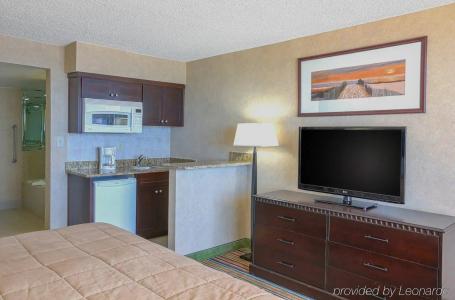 Beach Quarters Resort - 4