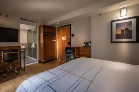 La Quinta Inn & Suites by Wyndham Times Square South - 26