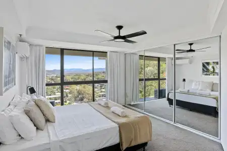 Gemini Court Holiday Apartments - 422