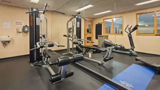 Best Western Plus Burlington Inn & Suites - 22