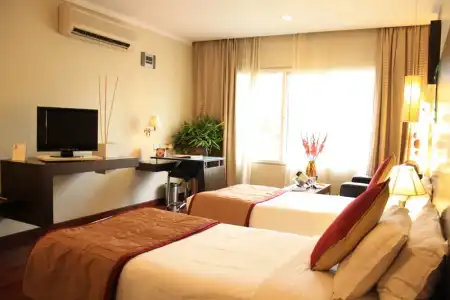 37th Crescent - 39