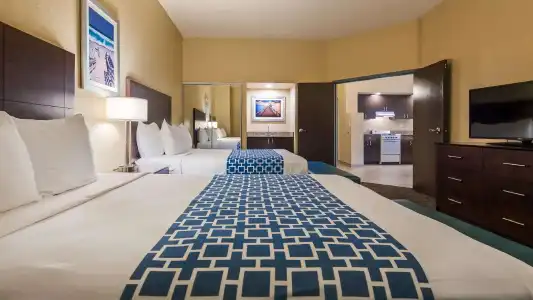 Best Western Naples Plaza - 36