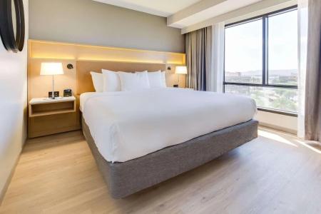 Radisson Phoenix Airport - 51