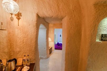 Hu of Cappadocia - 122