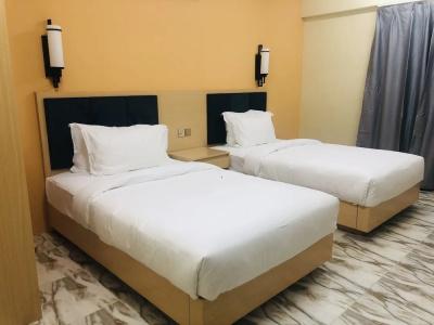 Season Inn - 5
