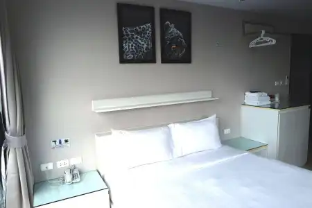 Serenotel Pattaya Beach Front - 49