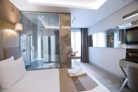 GK Regency Suites - 26