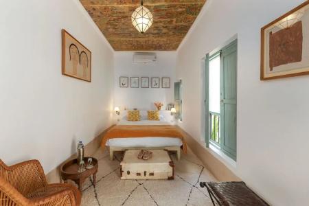 Riad Le J - 22
