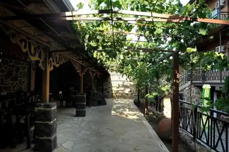 Gremi - 16
