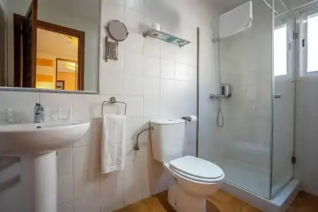 YIT Puerta Bisagra - 35