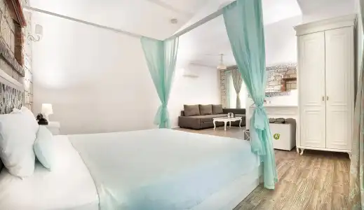 Derin Alaçatı - 6