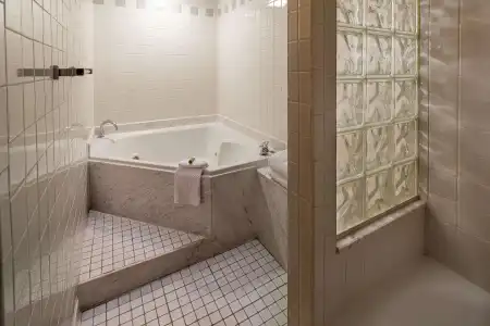 Hilton Cincinnati Netherland Plaza - 7