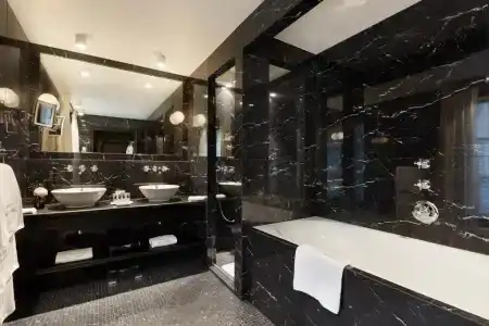 Pavillon de la Reine & Spa, Place des Vosges - 146