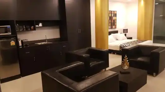 East Suites - 168