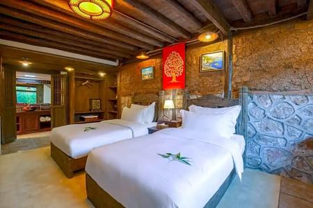 Lijiang E-Outfitting Boutique - 16