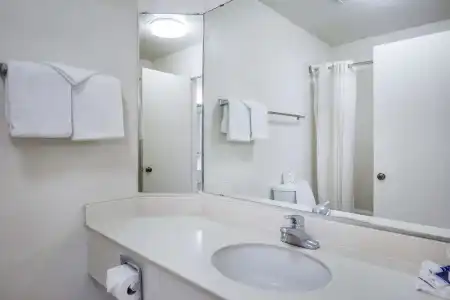 Americas Best Value Inn - 44