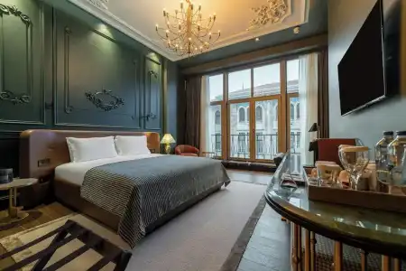 Orient Occident Istanbul, Autograph Collection - 43
