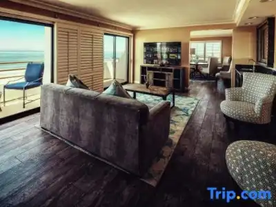 The Waterfront Beach Resort, A Hilton - 297