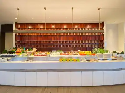 HUALUXE Shanghai Twelve at Hengshan by IHG - 10