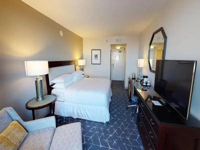 Sheraton Norfolk Waterside - 63