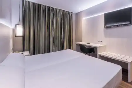 Hostal Operaramblas - 8