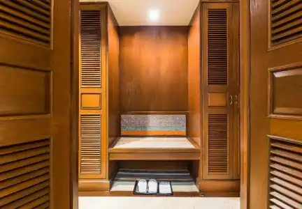 Chatrium Royal Lake Yangon - 34