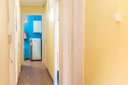 Hostel Turistic Castell - 9