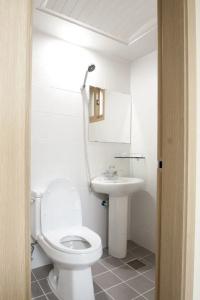 Twin Rabbit Guesthouse - 79