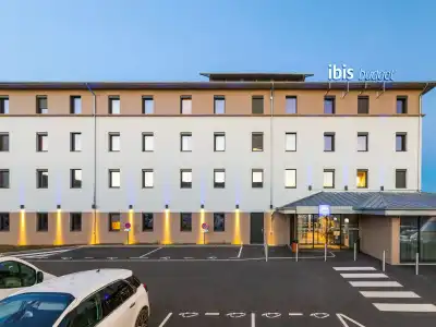 Ibis Budget Rennes Route de Lorient - 13