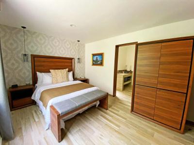 Parral 14 Boutique - 33