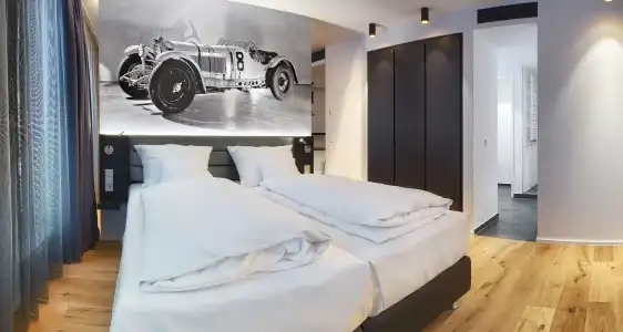 V8 Motorworld Region Stuttgart, BW Premier Collection - 174