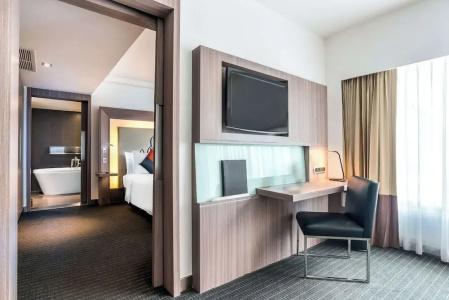 Hilton Garden Inn Bangkok Silom - 70
