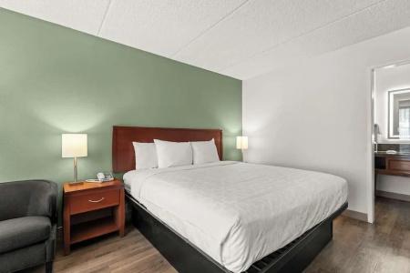 Vagabond Inn Executive Old Town - 29
