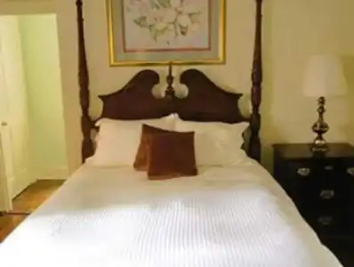 27 State Street Bed & Breakfast - 2
