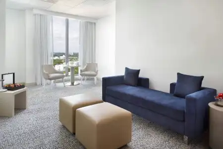 Courtyard by Marriott Miami Coconut Grove - 1