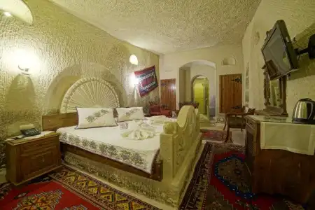 Safran Cave - 103