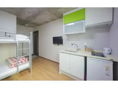 KW Hongdae Line Hostel - 18
