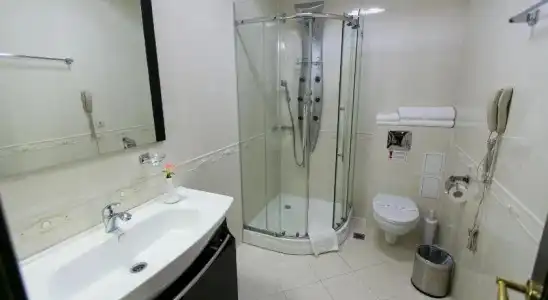 AllureInn and Spa - 8