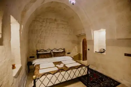 Romantic Cave - 54
