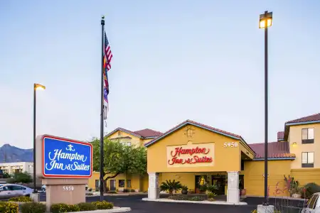 Hampton Inn & Suites Tucson-Mall - 17