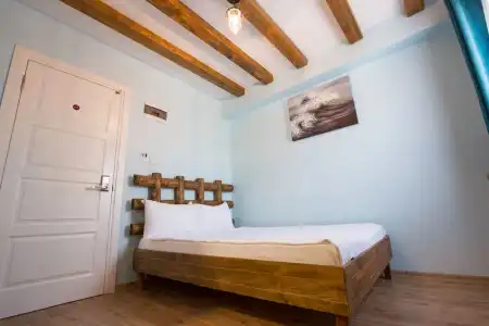 Menendi Otel - 52