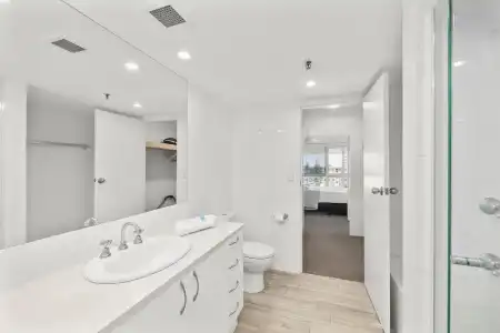 Gemini Court Holiday Apartments - 150